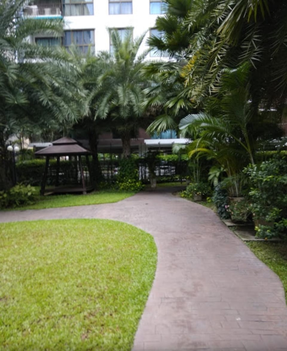 Condos for rent. Summer Gargdent. Fully furniture. Apartment in Bangkok