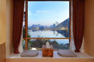 Large bed room with lake view terrace Villa in China
