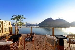 LOFT family suite with starry lake view Villa in China