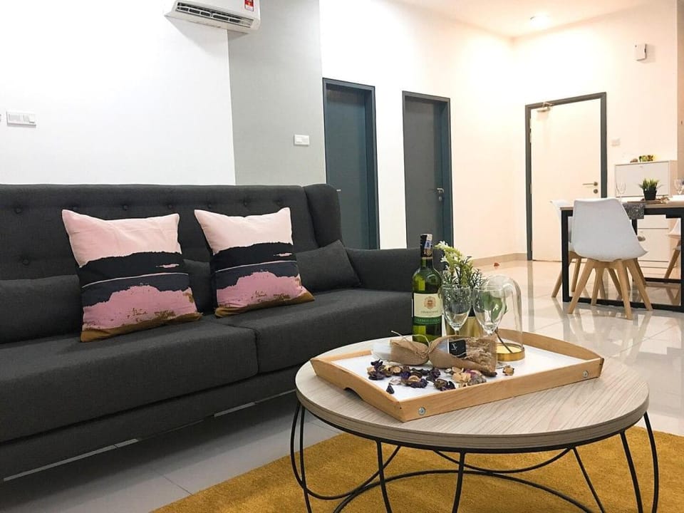 DaMen Subang 2BR For 6pax | IconiqueB20 Vacation rental in Subang Jaya