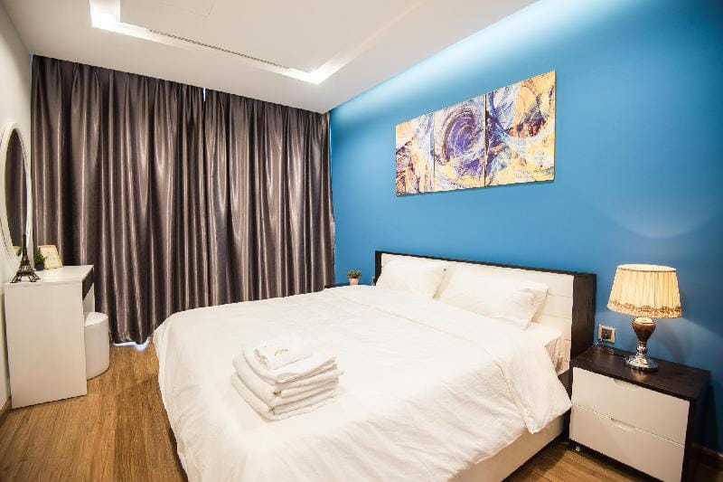 *22HOUSING 8 * 01 BEDROOM APARTMENT IN VINHOMES  Apartment in Hanoi