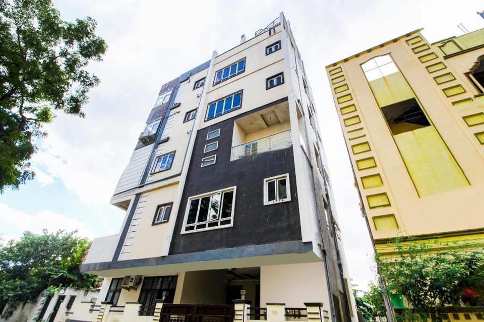 Hotel O Home Comfortable Stays, Near Aasam gadh Current office Hotel in Hyderabad