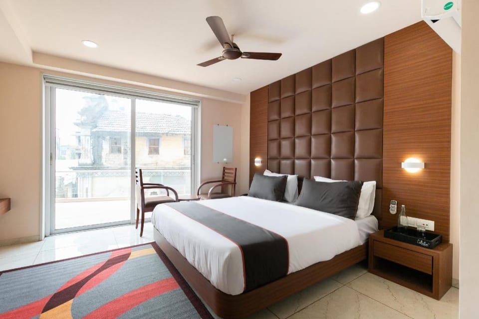 Super Collection O Simran Raghuveer Para Hotel in Gujarat