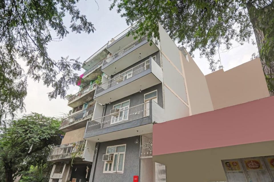 Hotel O The Premium Villa Hotel in New Delhi