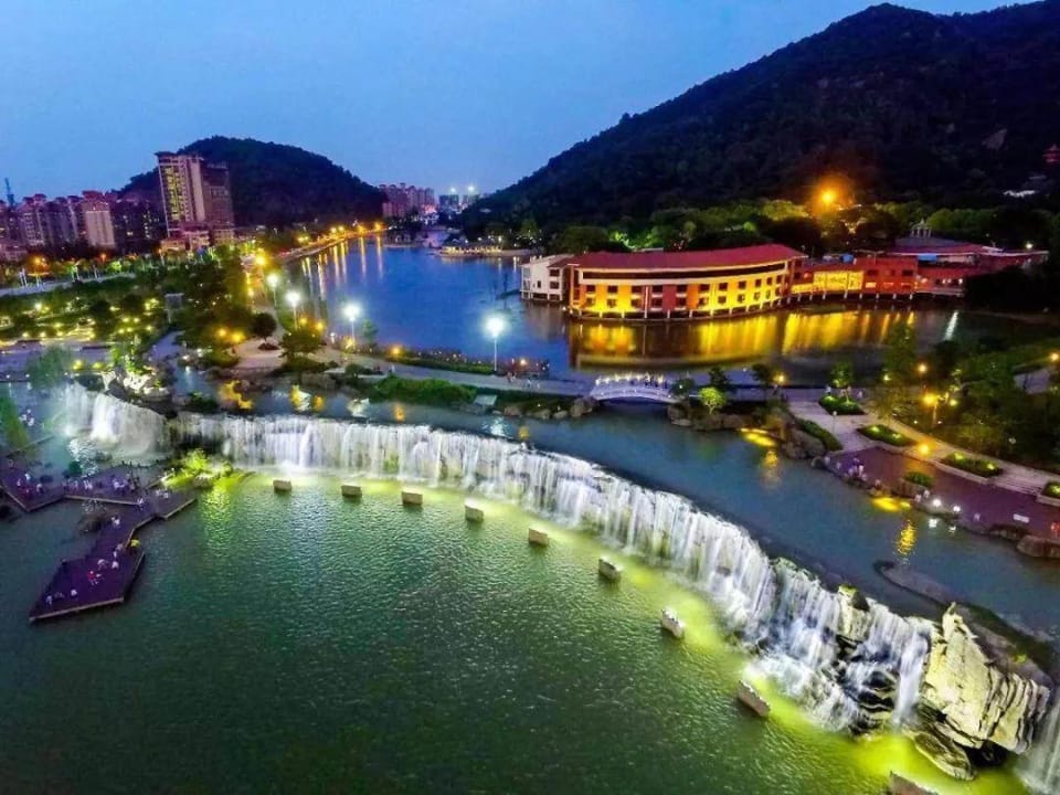 Kyriad Marvelous Hotel Foshan Xiqiao Mountain Scenic Area Qiaoling Square Hotel in Guangzhou