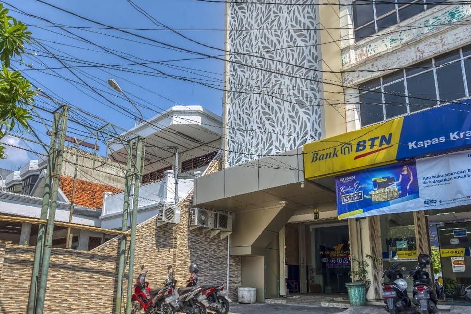 KoolKost Syariah near Kaza Mall Surabaya Hotel in Surabaya