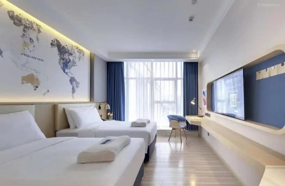 Kyriad Marvelous Hotel Shenzhen Longhua Dalang Business Center Riad in Shenzhen