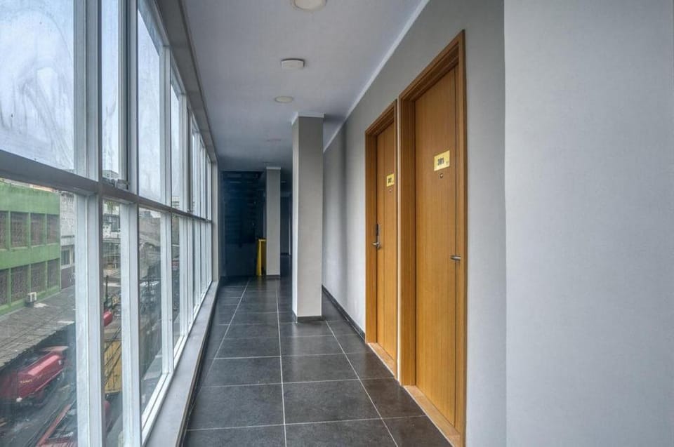 RedDoorz Plus @ Cideng Timur Hotel in Jakarta