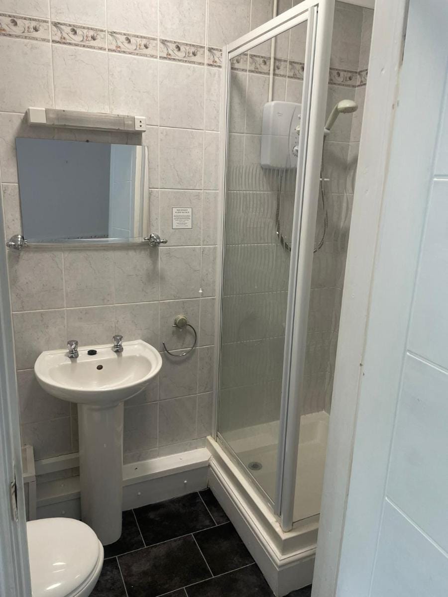 Charnwood Regency Guest House Bed and Breakfast in Loughborough