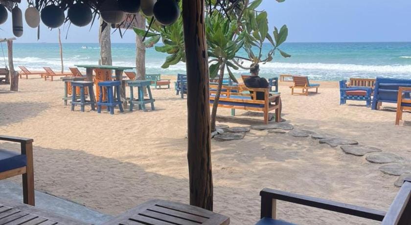 Vitamin Sea Beach Cabana Bed and Breakfast in Sri Lanka