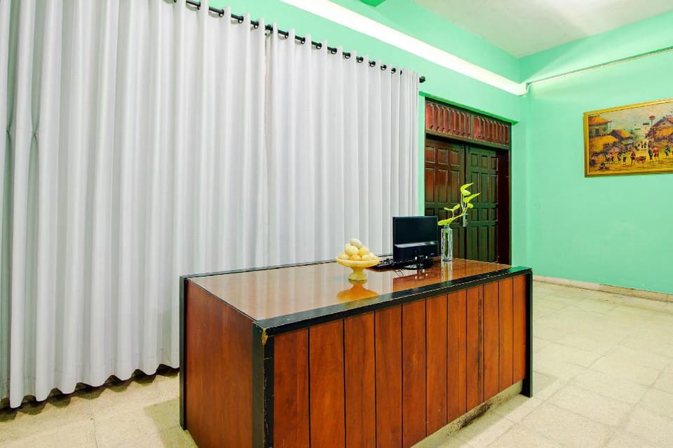 SPOT ON 2107 Ijo Pupus Syariah Residence Hotel in Yogyakarta