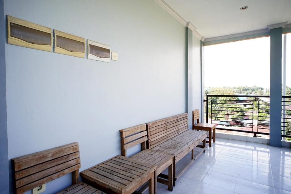 OYO 2343 Winolanto Guest House Syariah Hotel in Indonesia