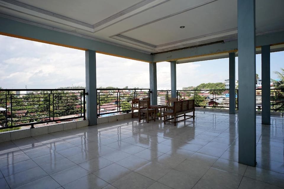 OYO 2343 Winolanto Guest House Syariah Hotel in Indonesia