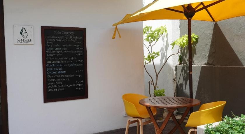 Blue Breeze Hotel in Negombo