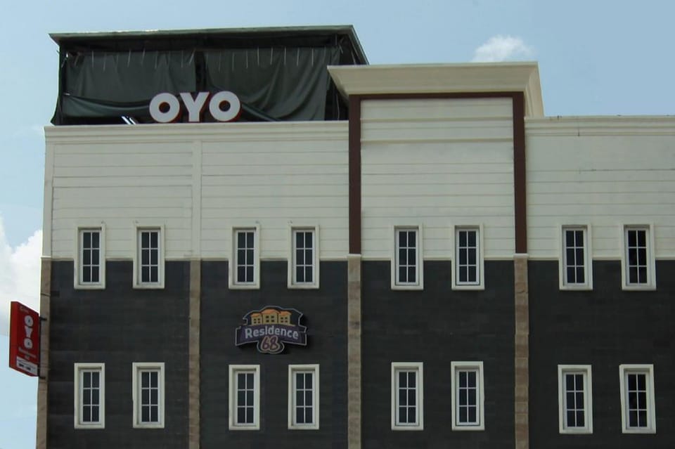 OYO 2310 Residence 68 Hotel in Indonesia