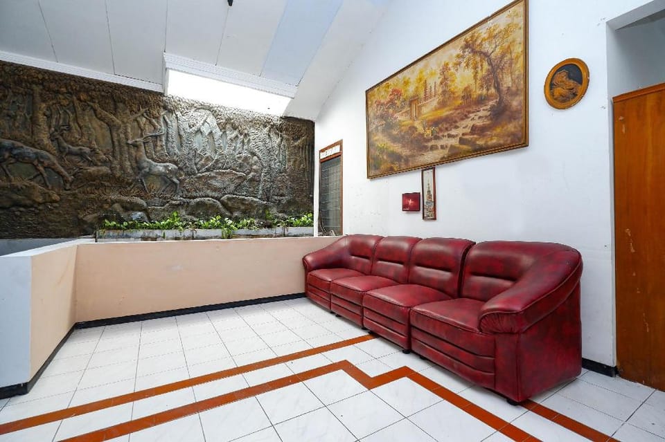 OYO 2240 Simpang Tujuh Residence Hotel in Indonesia