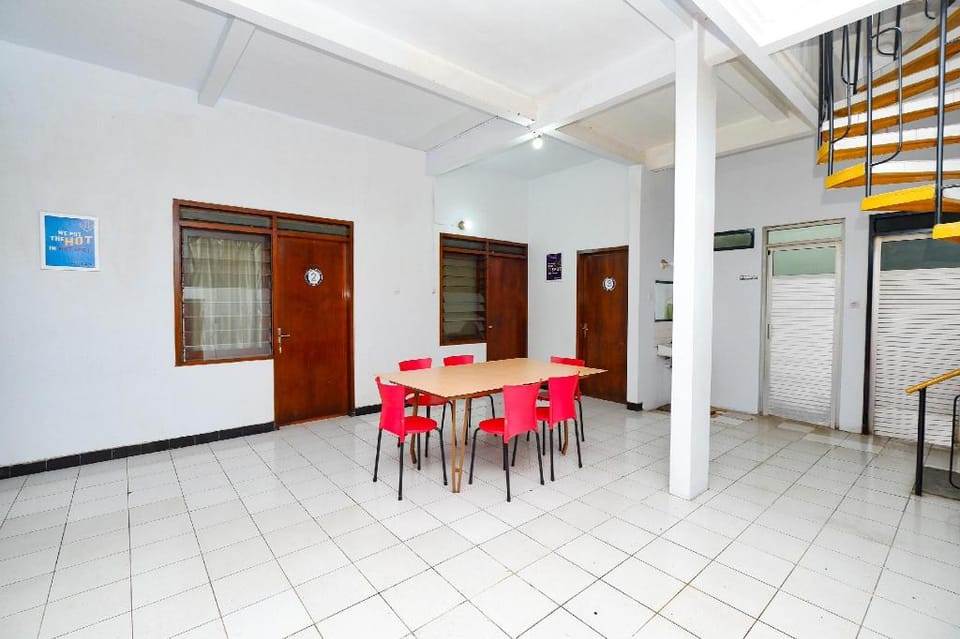 OYO 2240 Simpang Tujuh Residence Hotel in Indonesia