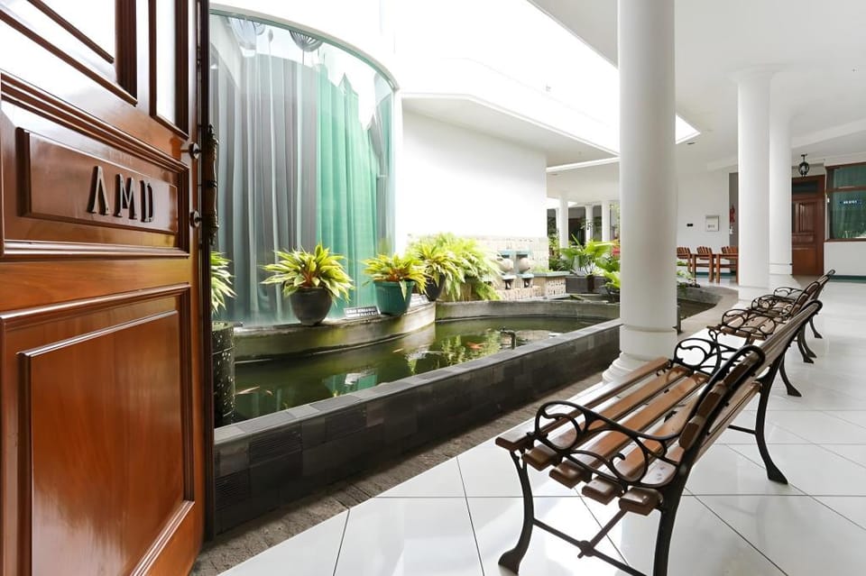 RedDoorz Syariah near Alun Alun Magelang Bayeman Hotel in Indonesia