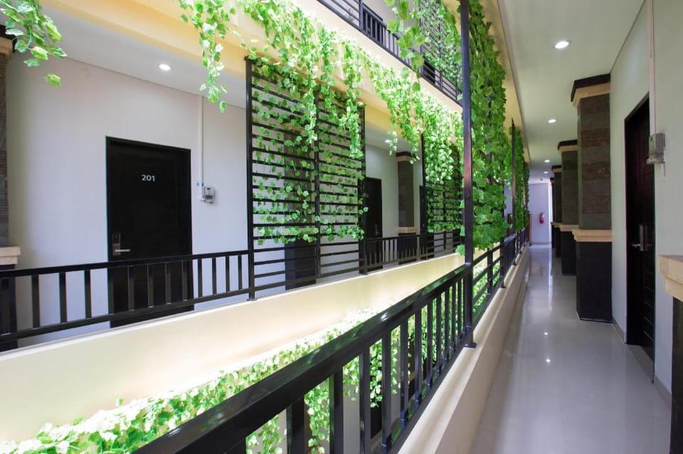 OYO 1949 Vrindavan Residence Hotel in Denpasar