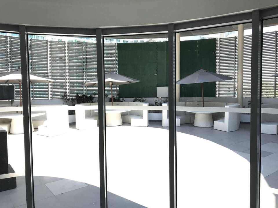 1BR/2 rooms and kitchen Azure Apartment in Paranaque