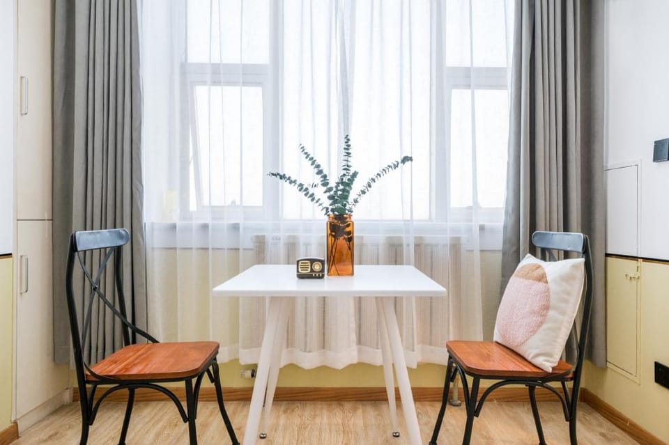 [Alps] Monet super modern Bush pine family travel Apartment in China