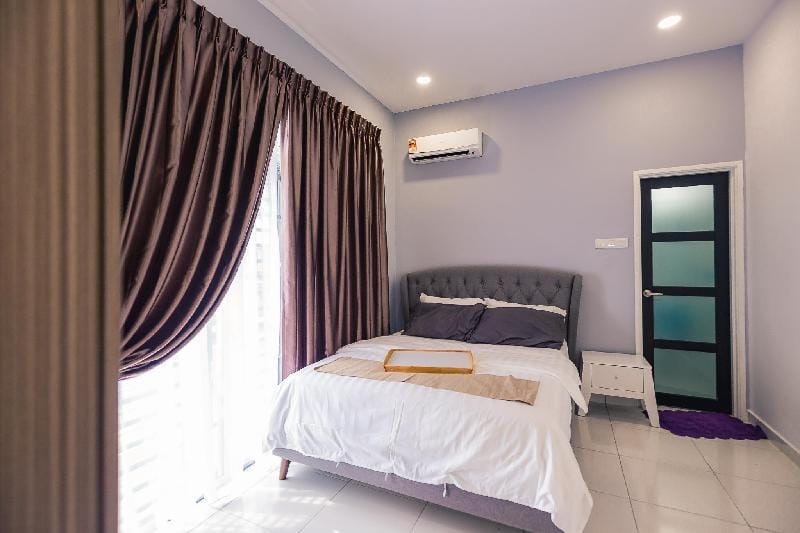 Modern Minimalist 2-stories Corner House+ BBQ  Vacation rental in Johor Bahru