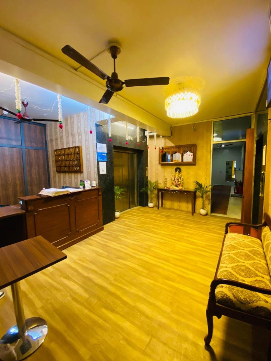 Homestay at Kashmiri Gate Metro & Old Delhi Railway Station Hostel in Delhi