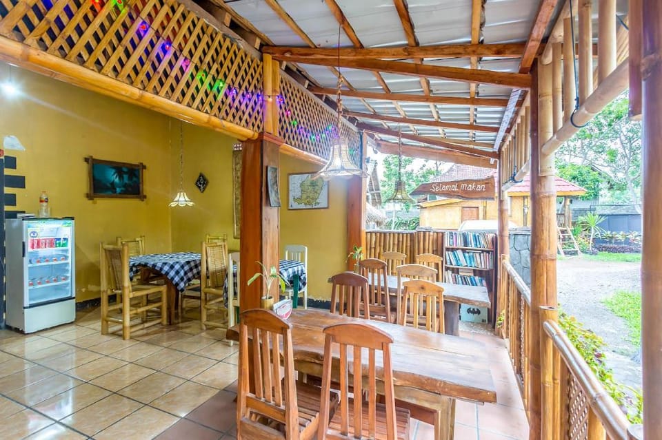 OYO 2196 Edriyan Bungalow Hotel in West Nusa Tenggara, Indonesia
