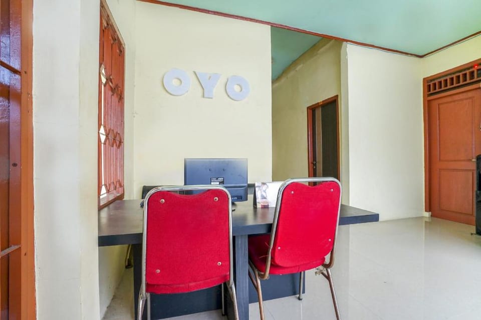 OYO Life 2502 Syariah Triantama Kost Hotel in Indonesia