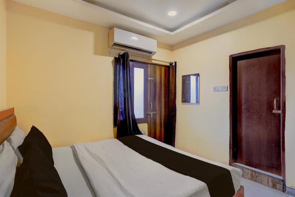 Super Collection O BHU Road Varanasi Formerly Hotel Swarna Banquet Hotel in Varanasi