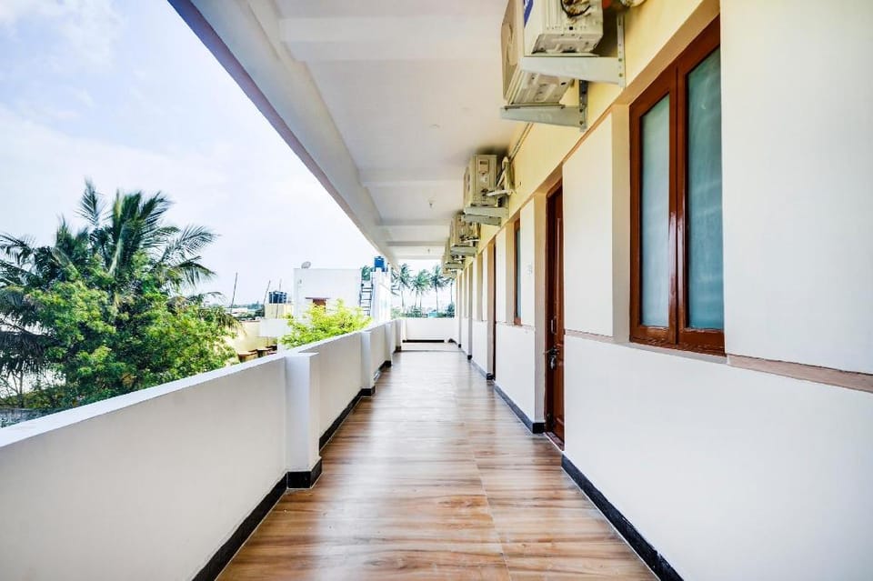 Super Hotel O Aruthraa Residency Hotel in Coimbatore