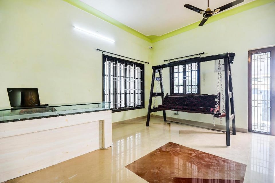Super Hotel O Aruthraa Residency Hotel in Coimbatore