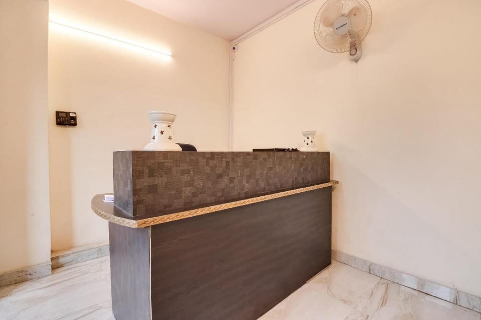 Hotel O MS Lakra Residency Hotel in Delhi