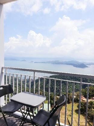TAAL VIEW WIND RESIDENCES BY BEA&RM Fiberwifi Apartment in Tagaytay