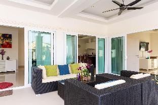 Hin Lek Fai Villas Villa in Hua Hin District
