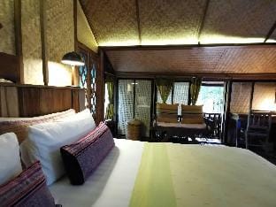 Wow...Tree house in the middle of city Vacation rental in Chiang Mai