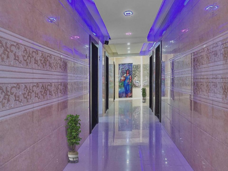 Hotel O Galaxy Lodging Hotel in Pune