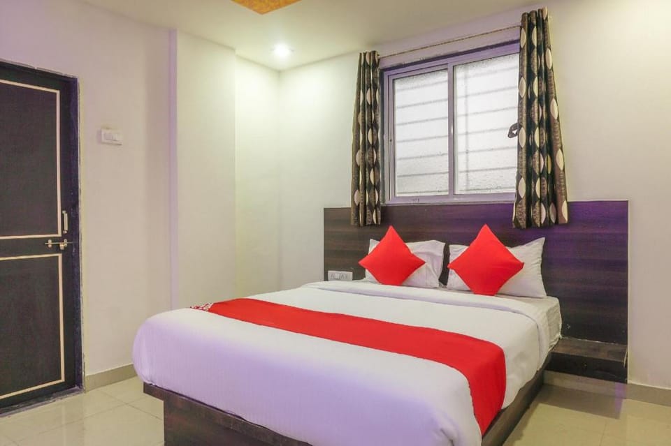 Hotel O Galaxy Lodging Hotel in Pune