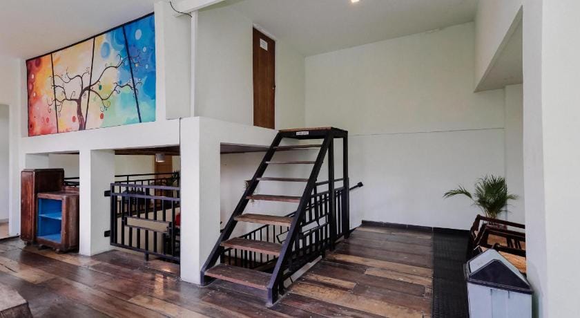 RedDoorz near Alun Alun Madiun Bed and Breakfast in East Java