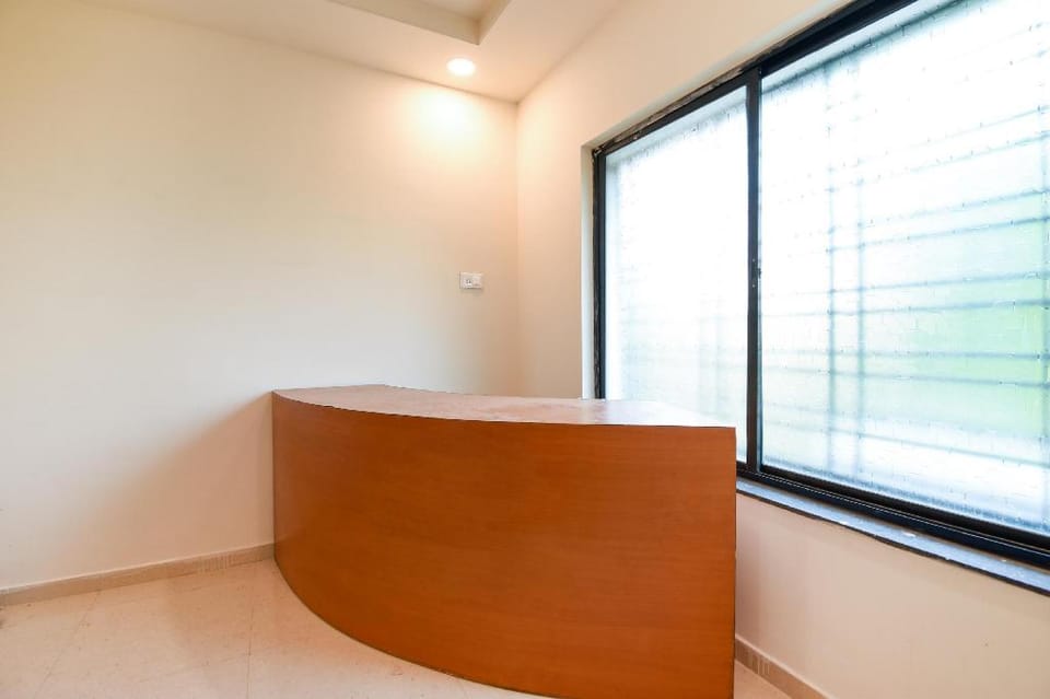 Super Collection O White House Regency Hotel in Maharashtra