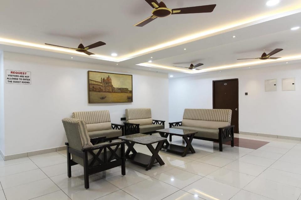 Super Collection O Mythri Hotel Near By ECIL, AS RAO Nagar, Sainikpuri Hotel in Secunderabad