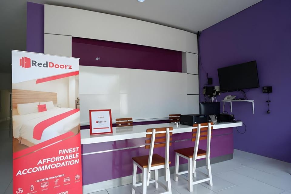 RedDoorz near Alun Alun Kaliwungu Kendal Bed and Breakfast in Indonesia