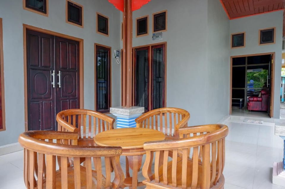 RedDoorz @ Wangi Wangi Island Wakatobi Bed and Breakfast in Indonesia