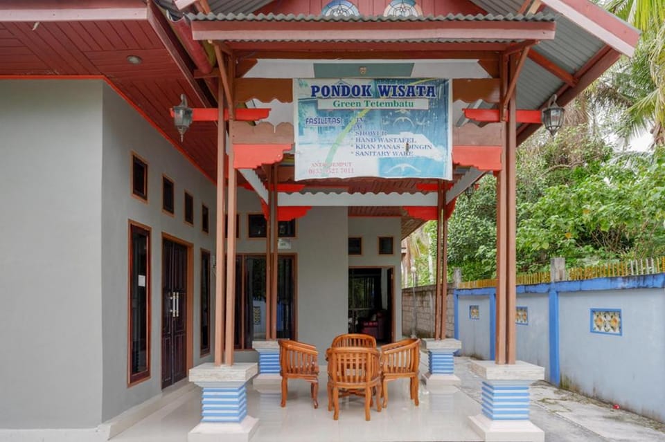 RedDoorz @ Wangi Wangi Island Wakatobi Bed and Breakfast in Indonesia