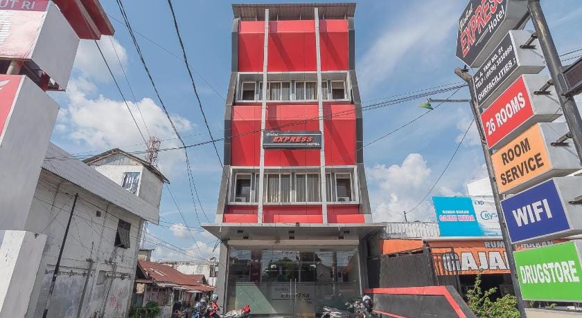 RedDoorz near Stadion Sanaman Mantikei Hotel in Indonesia