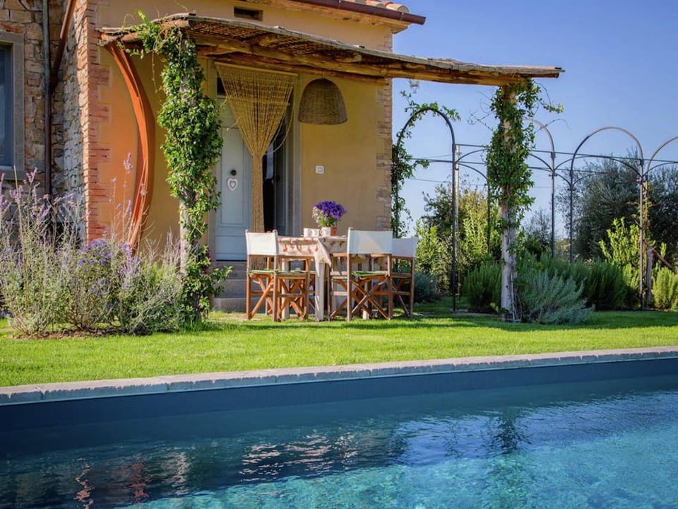 Villa in Cortona with Private Pool and Views Villa in Umbria