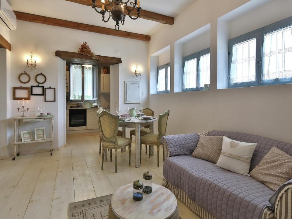 Villa in Cortona with Private Pool and Views Villa in Umbria