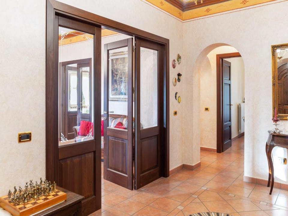 Villa in Tagliacozzo with Pool and Nature Villa in Abruzzo