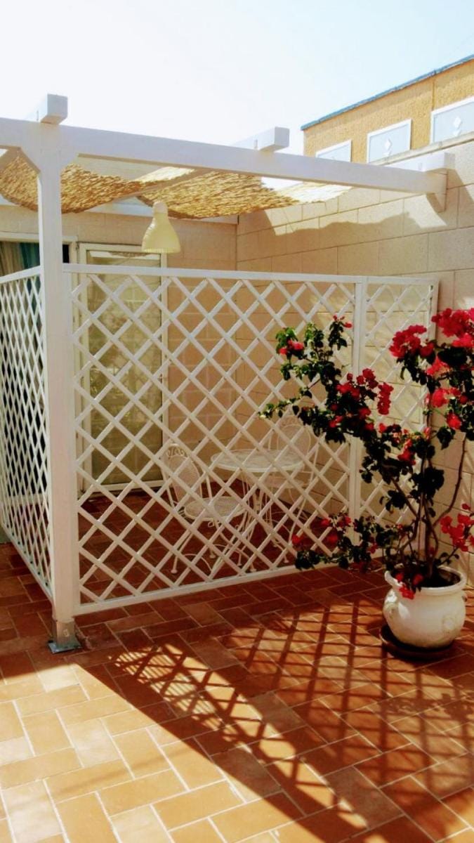 Apartment sleeps 4 in a villa 100m from the sandy sea Villa in Apulia