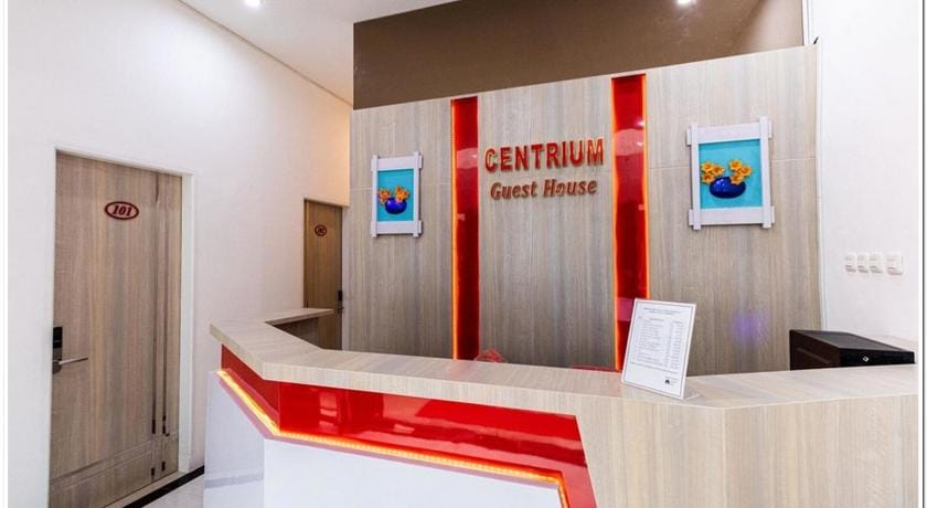 RedDoorz Plus @ Centrium Katamso Medan Bed and Breakfast in Indonesia